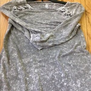 Grey mid length sleeves shirt